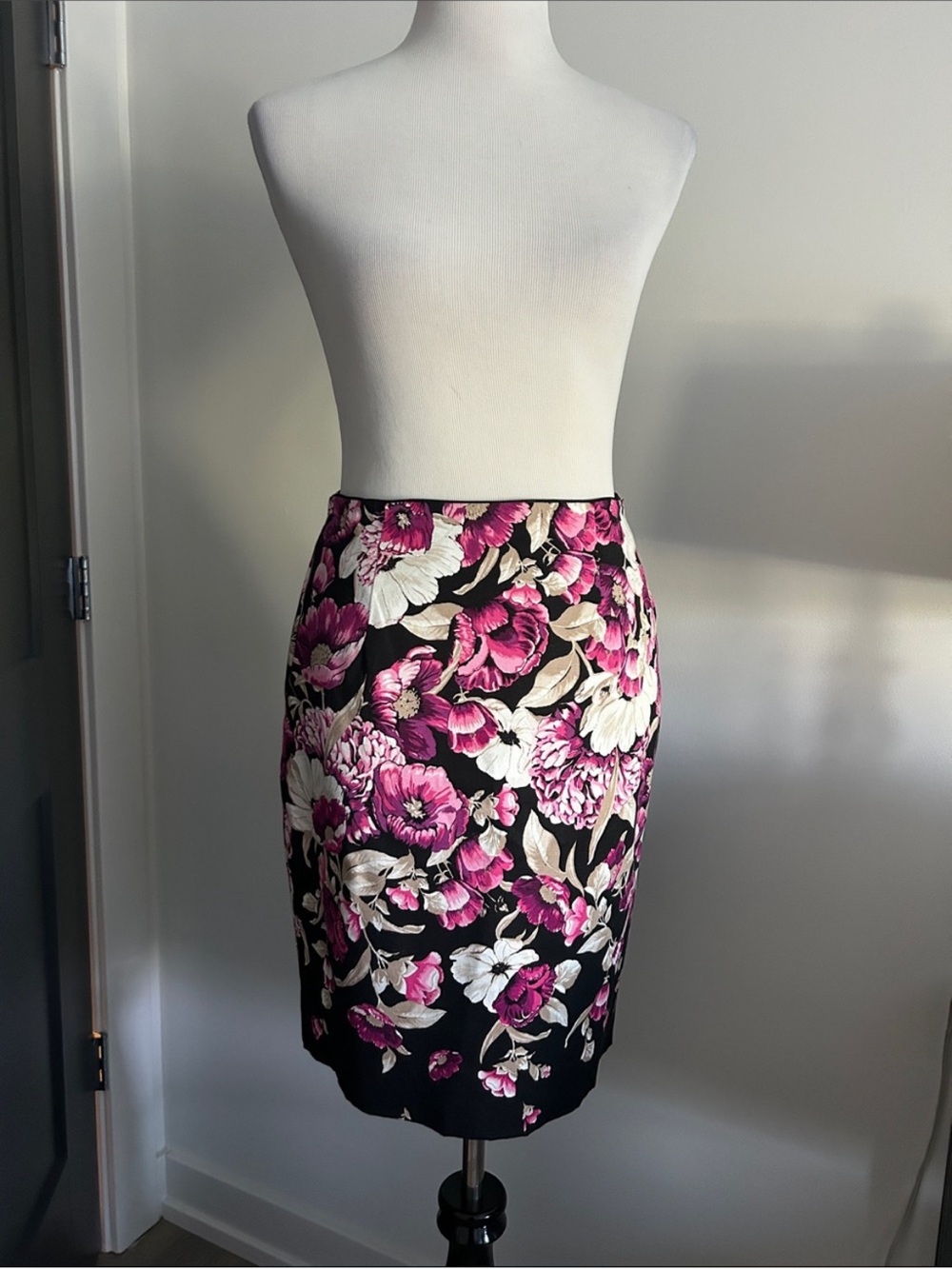 White House Black Market Black Floral Pencil Skirt with Pink and Cream Flowers